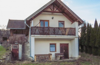 Eladó panorámás házikó Felsőcsatáron!