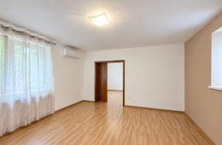 Kiadó nappali + 2 szobás lakás